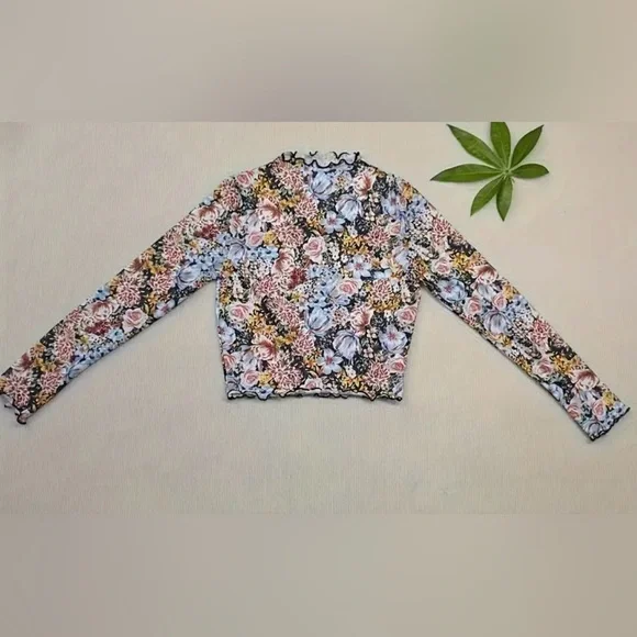 Floral Long Sleeve Top - Picture 5 of 6